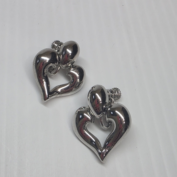 whimsical Silver toned puffy Chunky heart clip on screw back Earrings - Picture 9 of 9